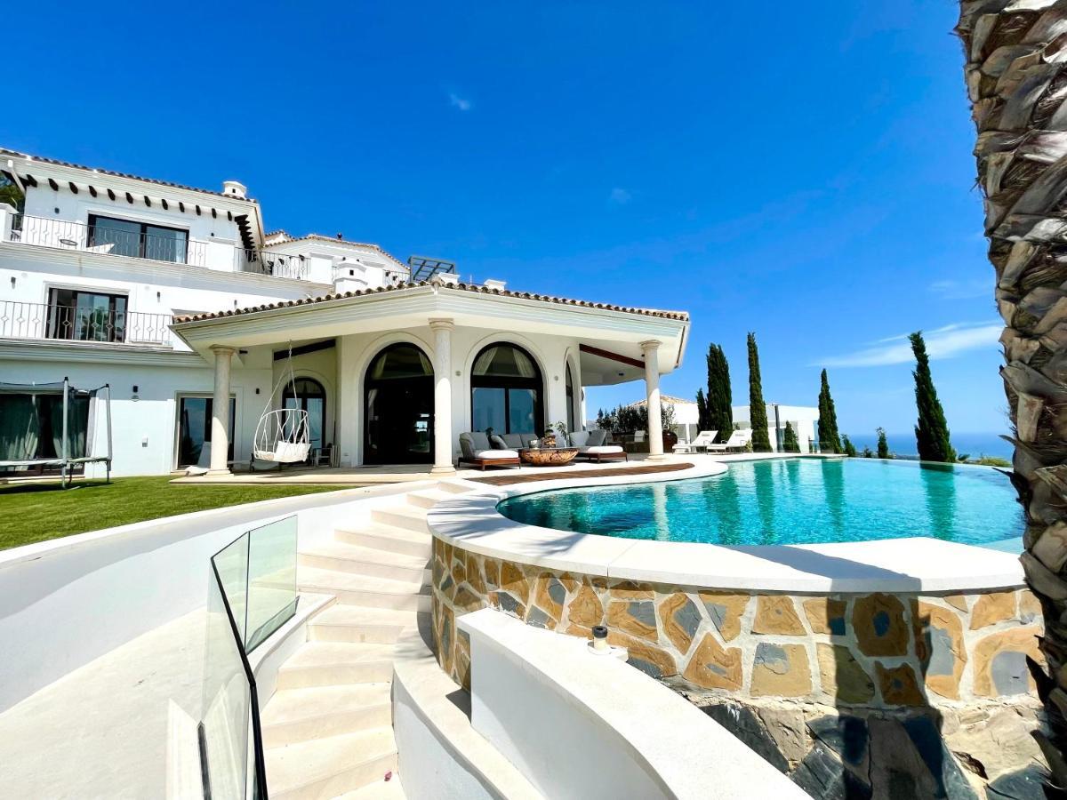 Villa Luxury Sea View In *